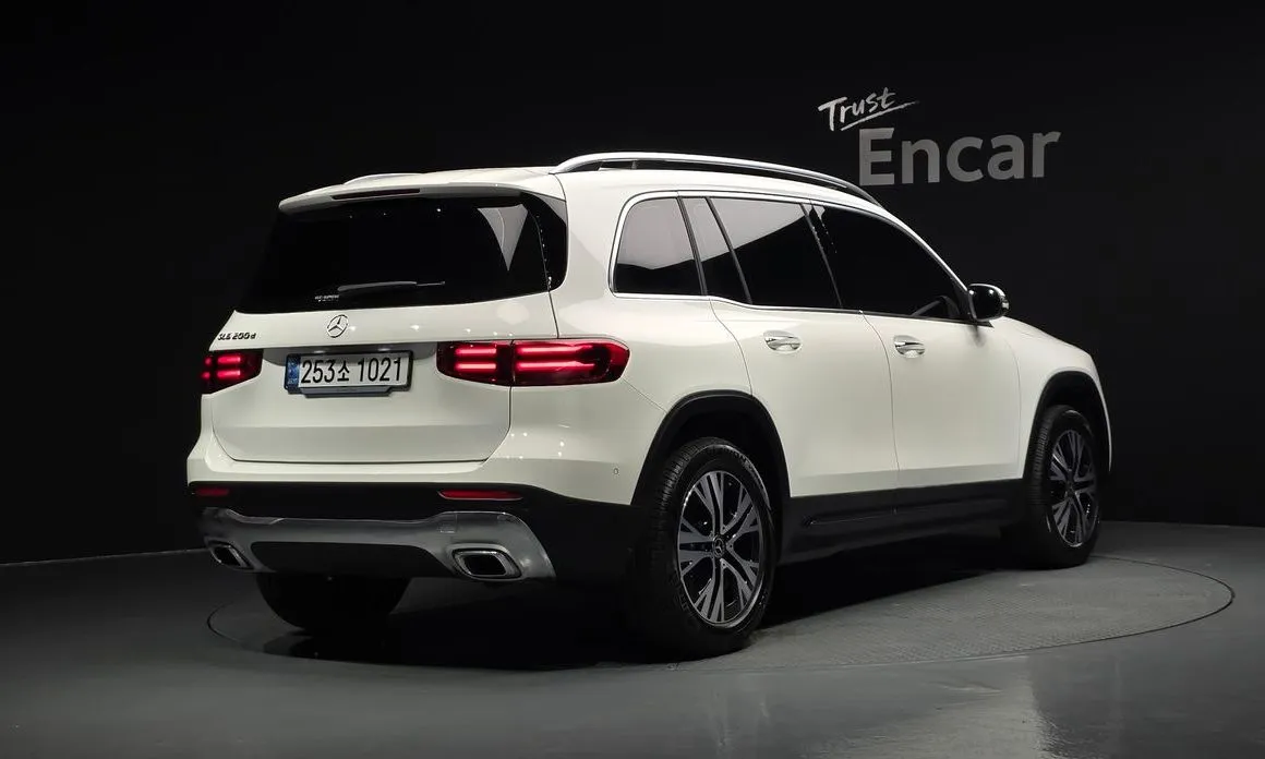 Mercedes-Benz GLB-Class — фото 2