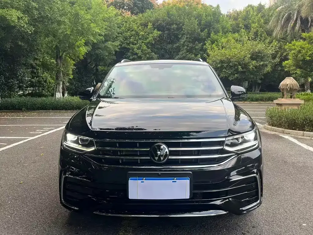 Volkswagen Tiguan L — фото 6