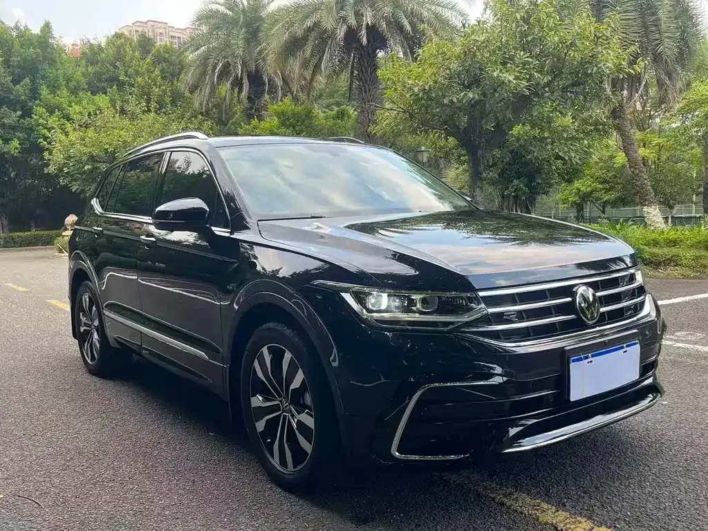 Volkswagen Tiguan L — фото 8