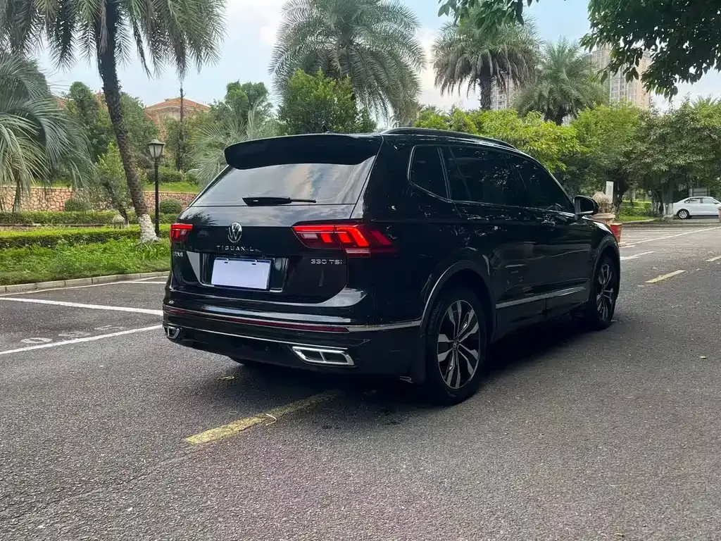 Volkswagen Tiguan L — фото 9