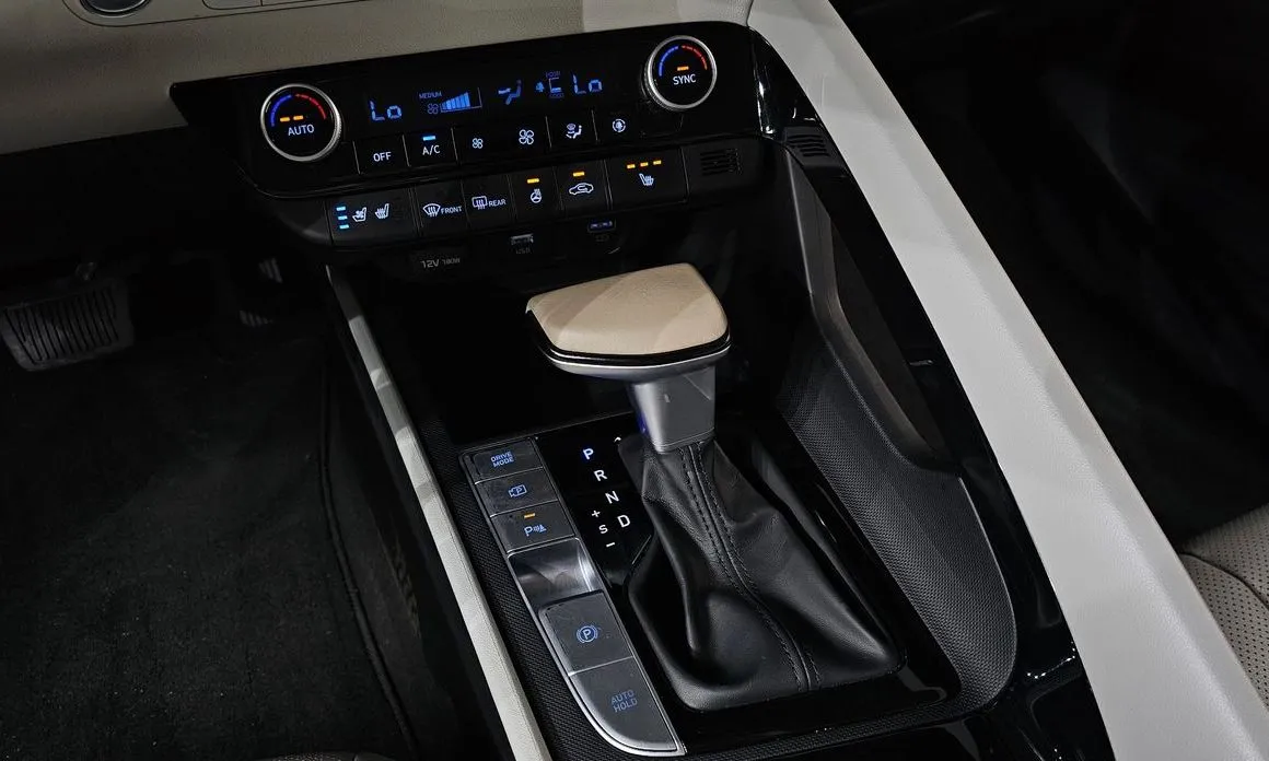 Hyundai AVANTE — фото 6