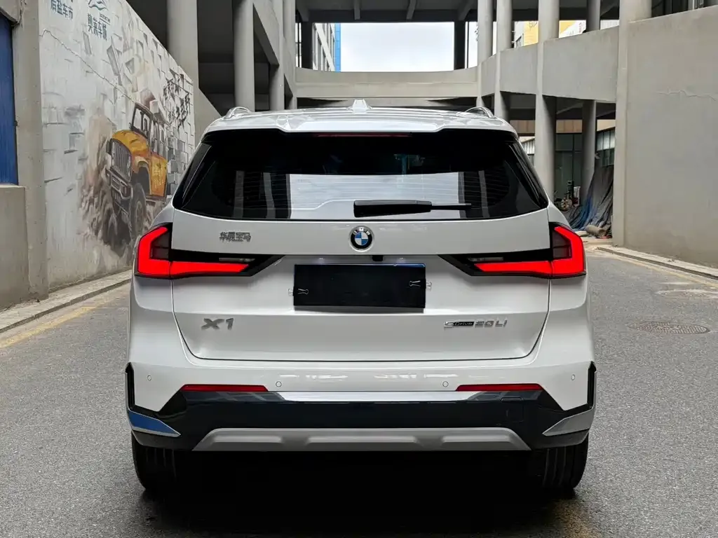 BMW X1 — фото 6