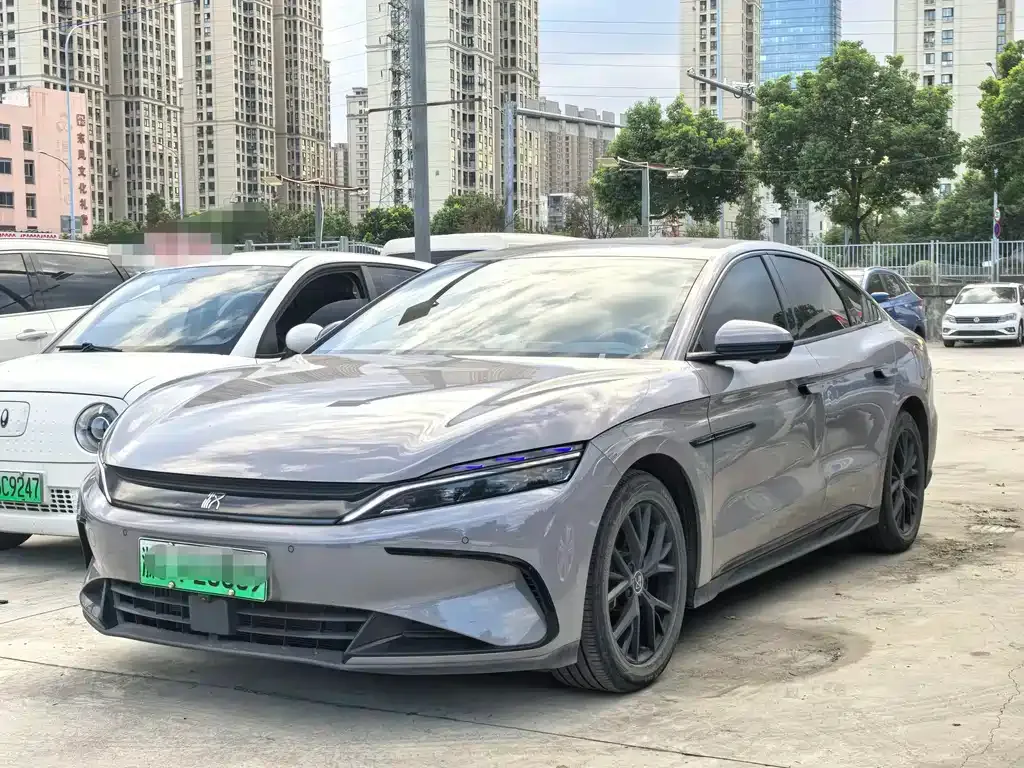 BYD Han — фото 10