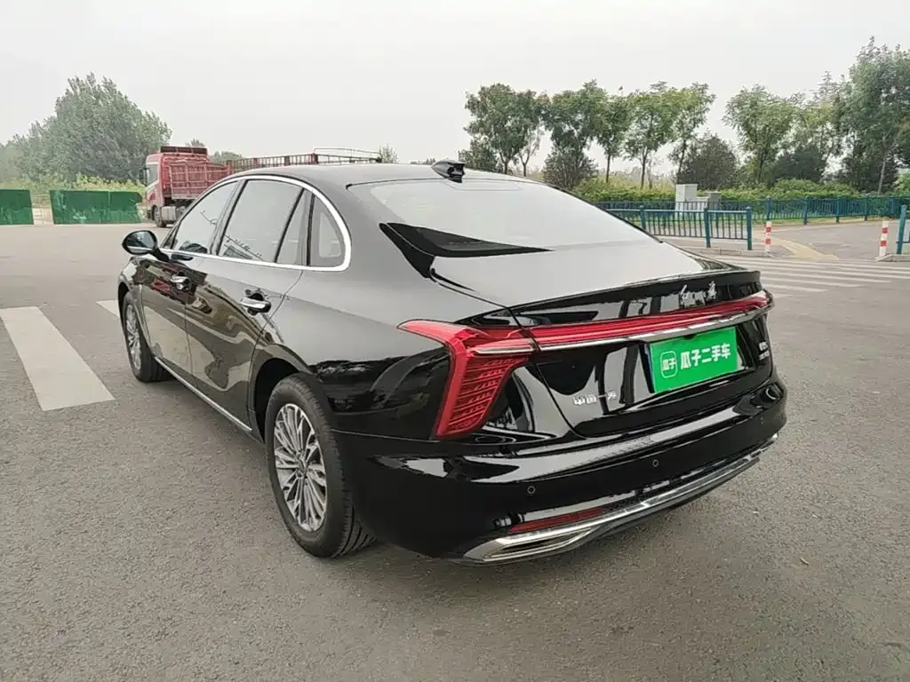 Hongqi H5 — фото 10