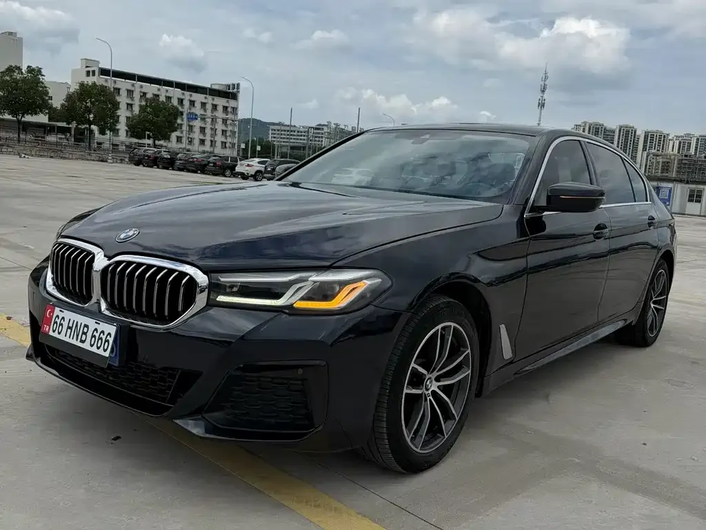 BMW 5 Series — фото 1