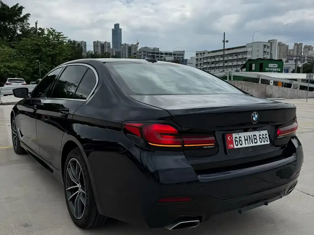 BMW 5 Series — фото 3