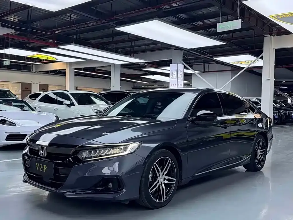 Honda Accord — фото 1