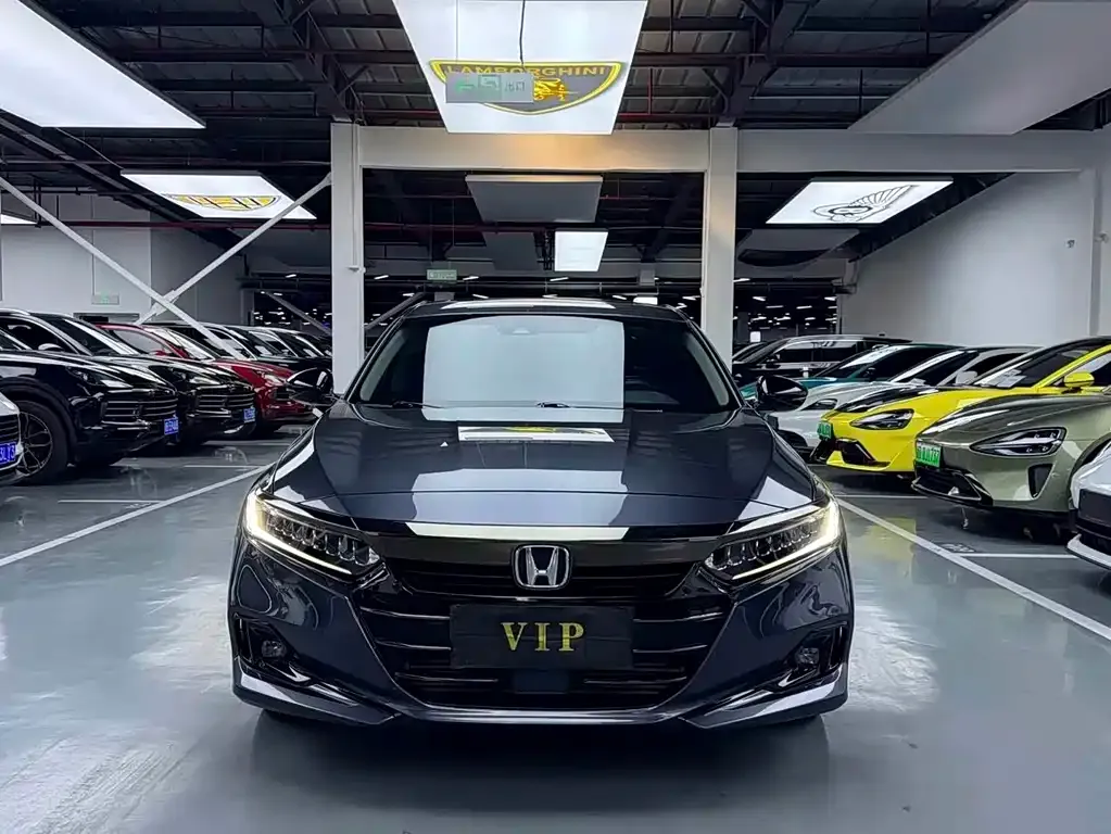 Honda Accord — фото 10