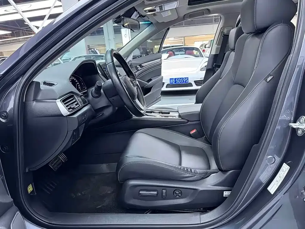 Honda Accord — фото 6