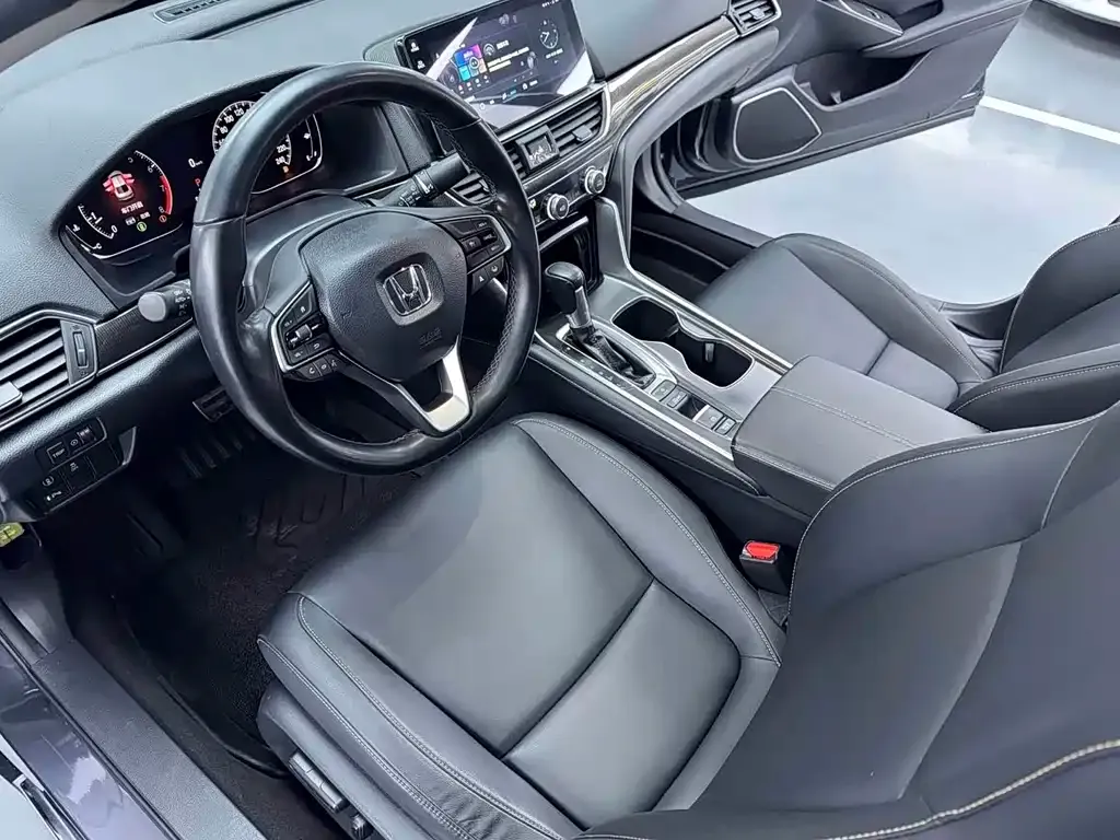 Honda Accord — фото 9