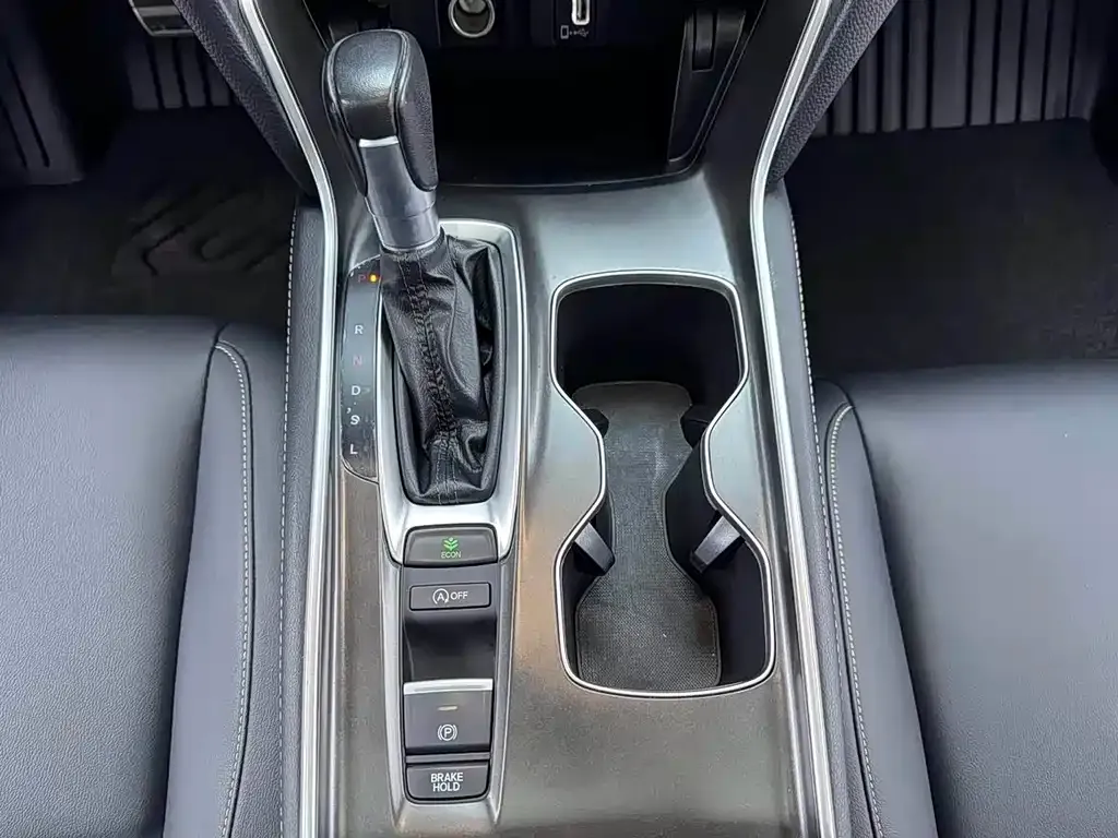Honda Accord — фото 4