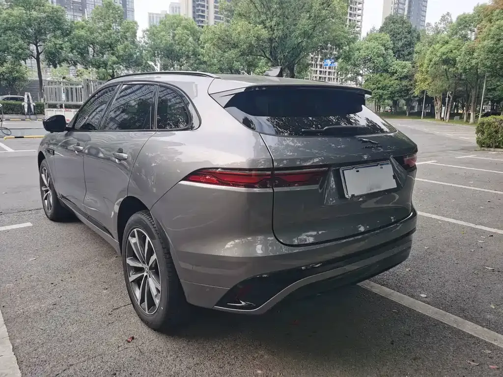 Jaguar F-PACE — фото 2
