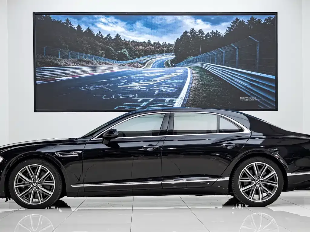 Bentley Flying Spur — фото 10