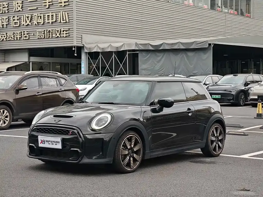 MINI Cooper (3-door) — фото 1