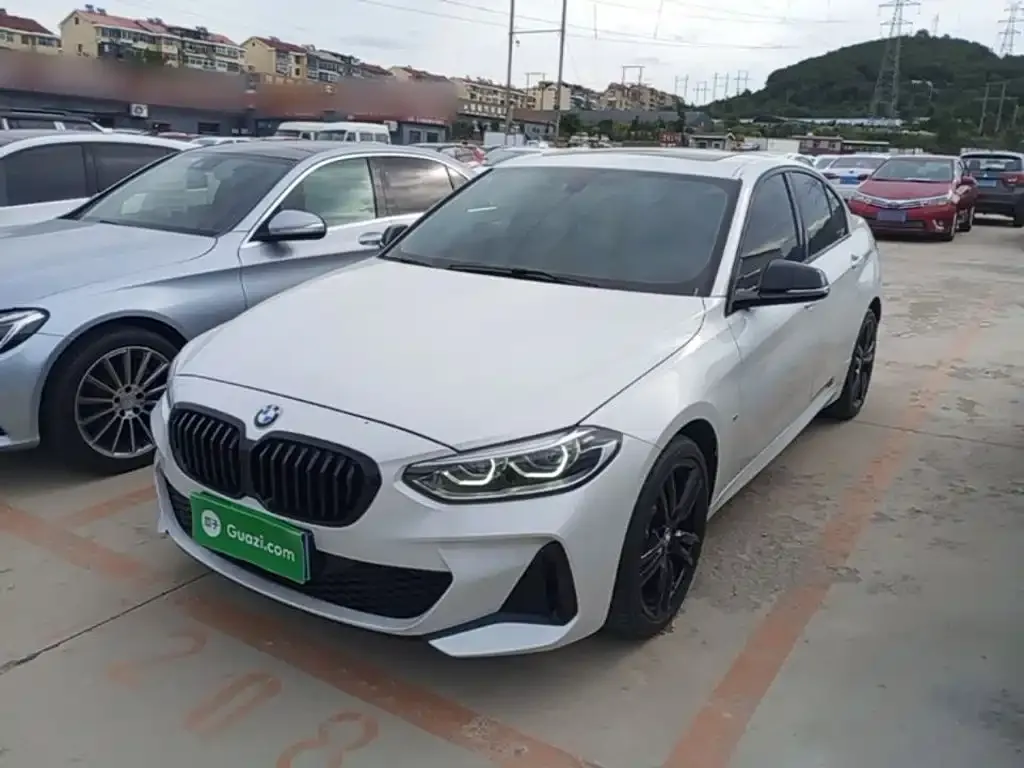 BMW 1 Series — фото 1