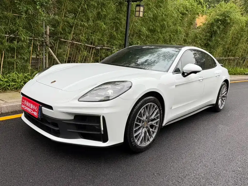 Porsche Panamera — фото 1