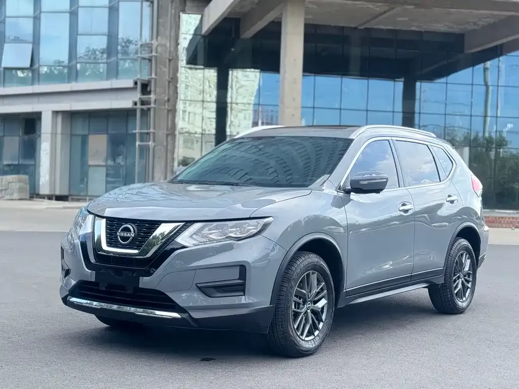 Nissan X-Trail — фото 1