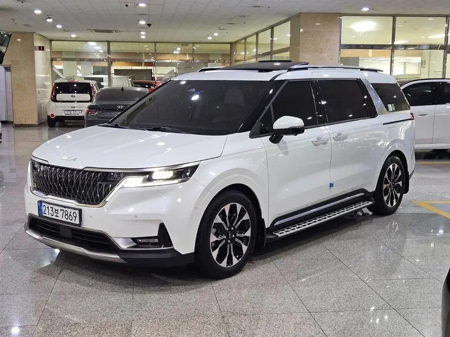 Kia Carnival — фото 1