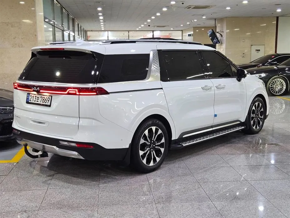 Kia Carnival — фото 4