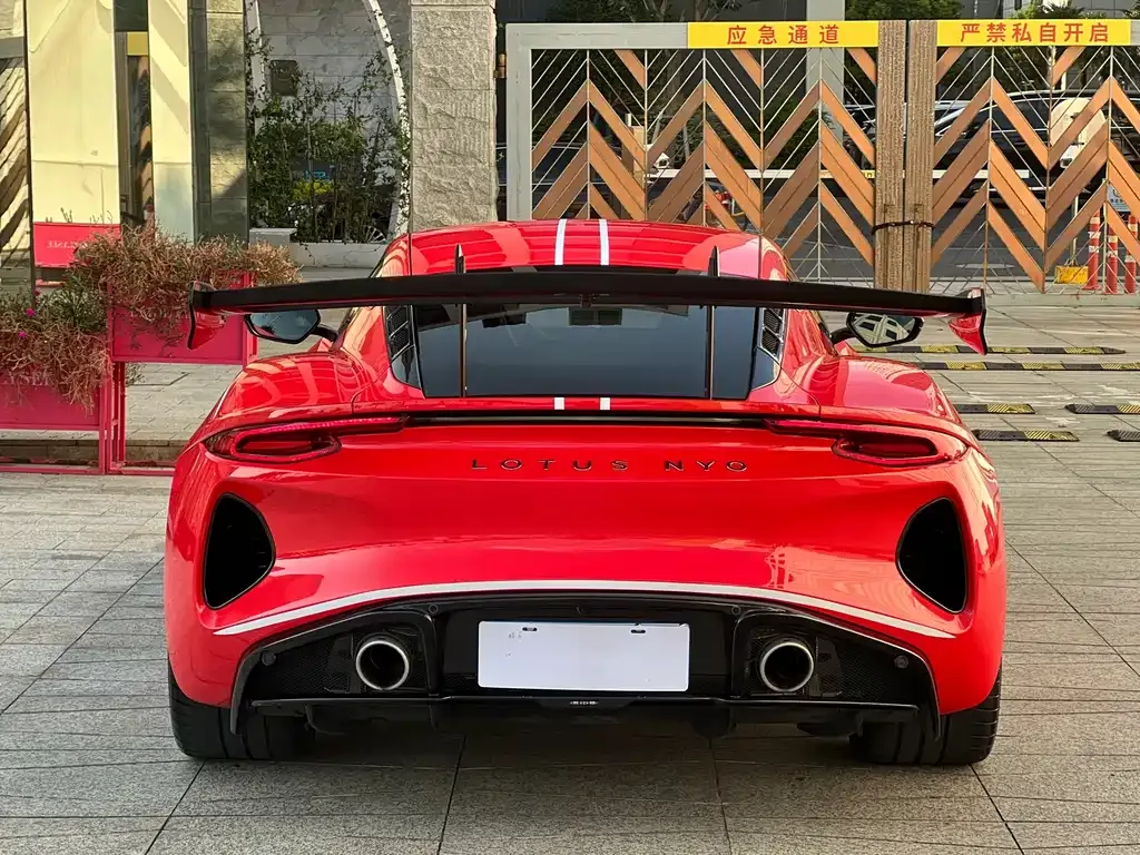 Lotus Emira — фото 10