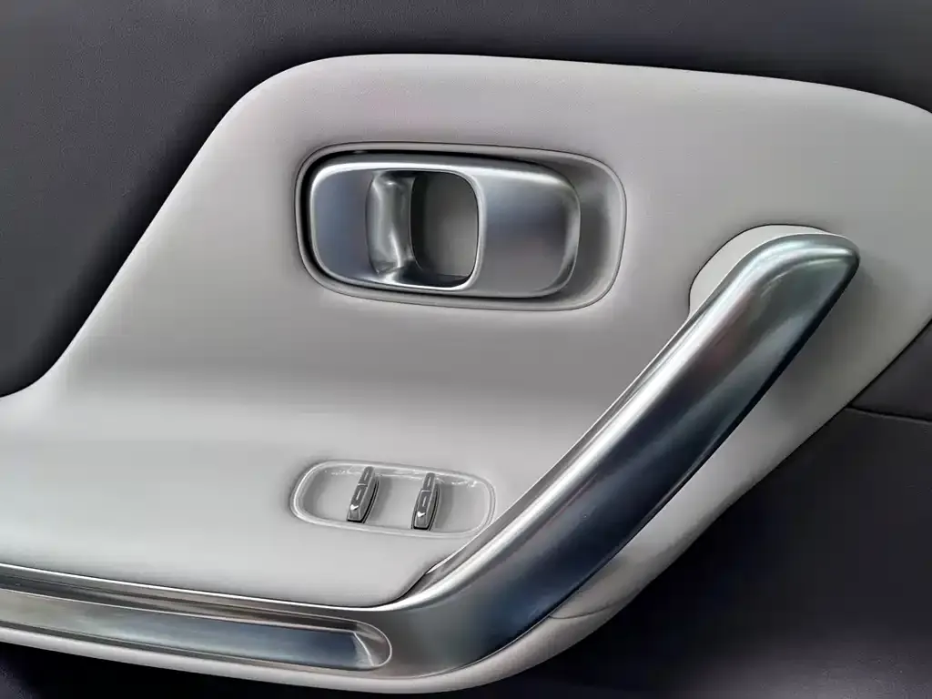 Leapmotor Leapmotor B01 — фото 2