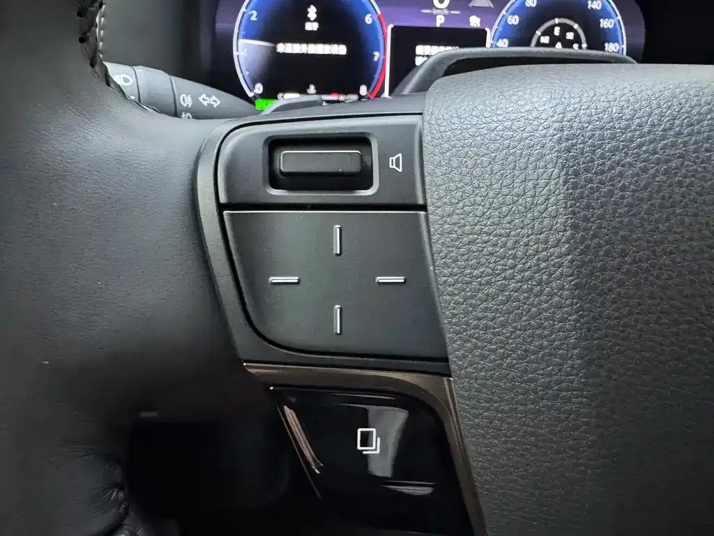 Toyota Alphard — фото 6