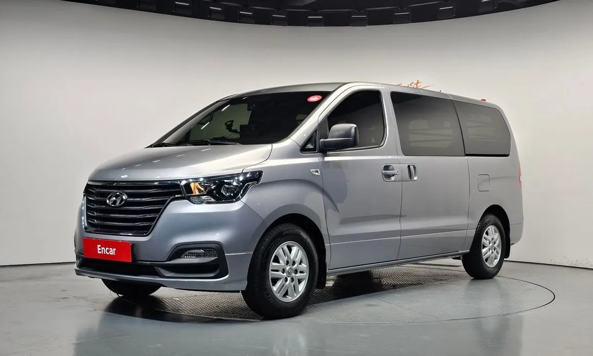 Hyundai Starex — фото 1
