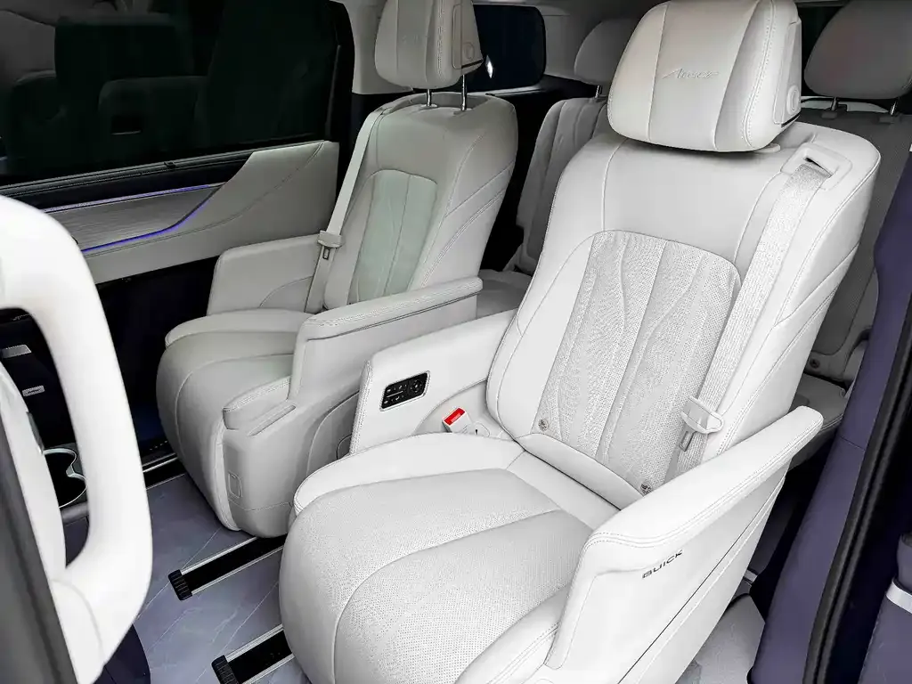 Buick GL8 Hybrid — фото 5