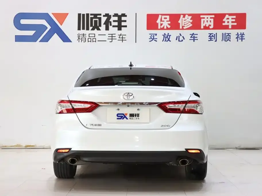 Toyota Camry — фото 10