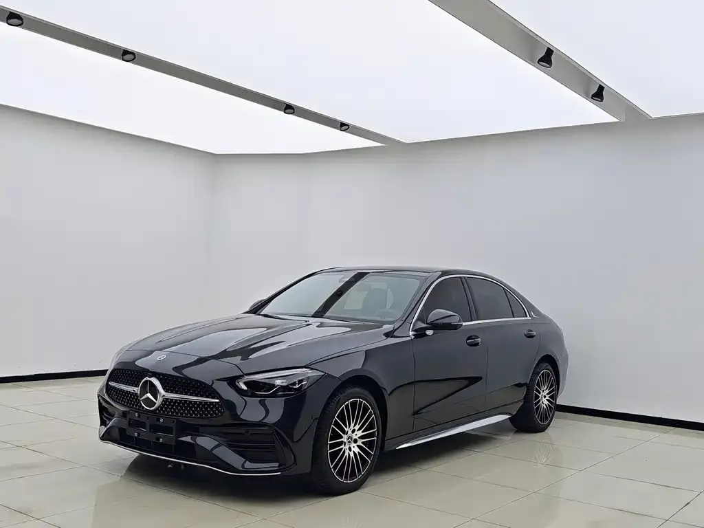 Mercedes-Benz C-Class — фото 1