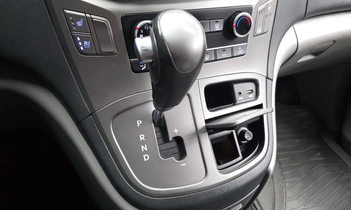 Hyundai Starex — фото 10