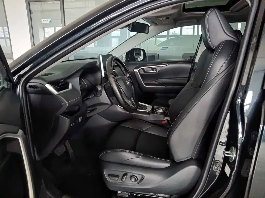 Toyota Wildlander — фото 10