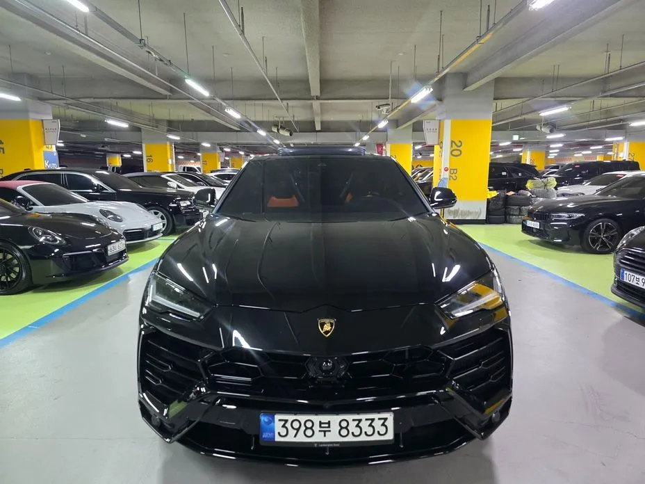 Lamborghini Urus — фото 1