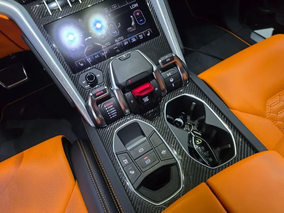 Lamborghini Urus — фото 2