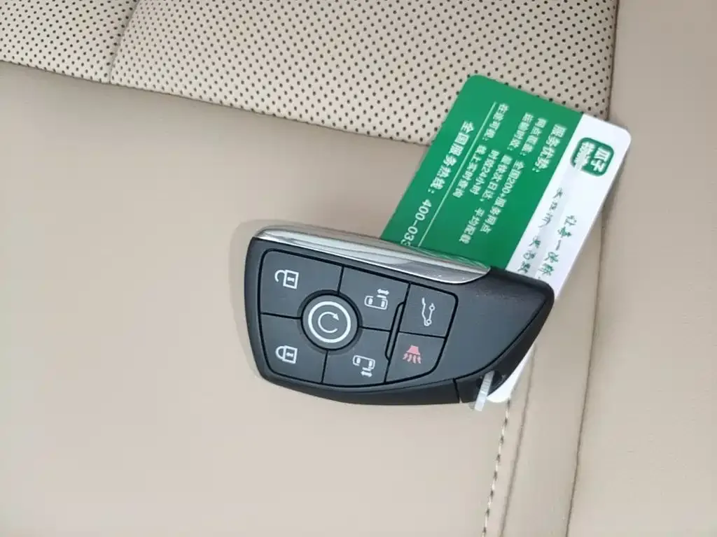 Buick GL8 Hybrid — фото 4