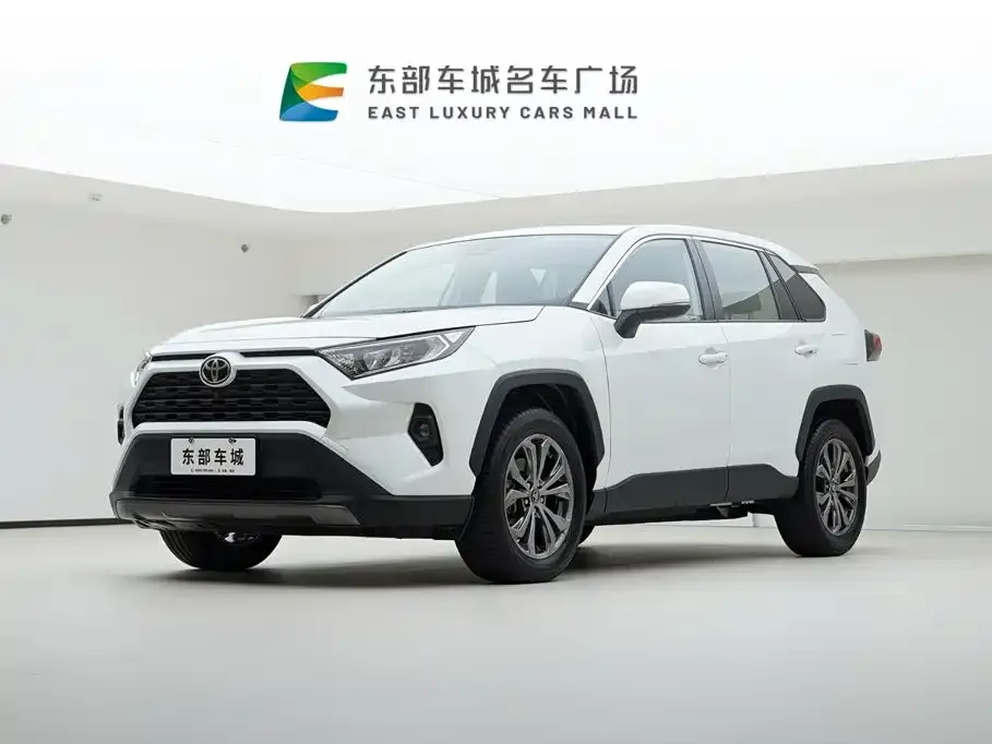 Toyota RAV4 — фото 1