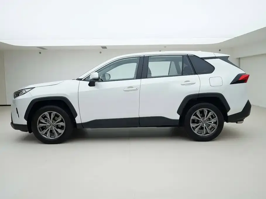 Toyota RAV4 — фото 8