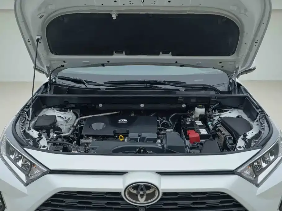 Toyota RAV4 — фото 10