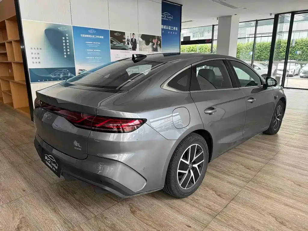 BYD Qin L — фото 9