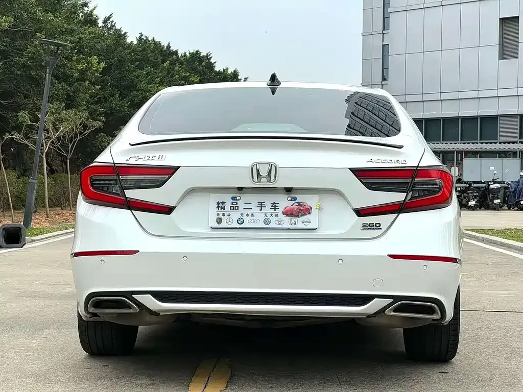 Honda Accord — фото 8