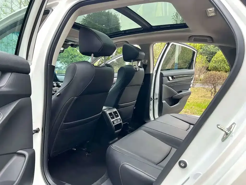 Honda Accord — фото 3