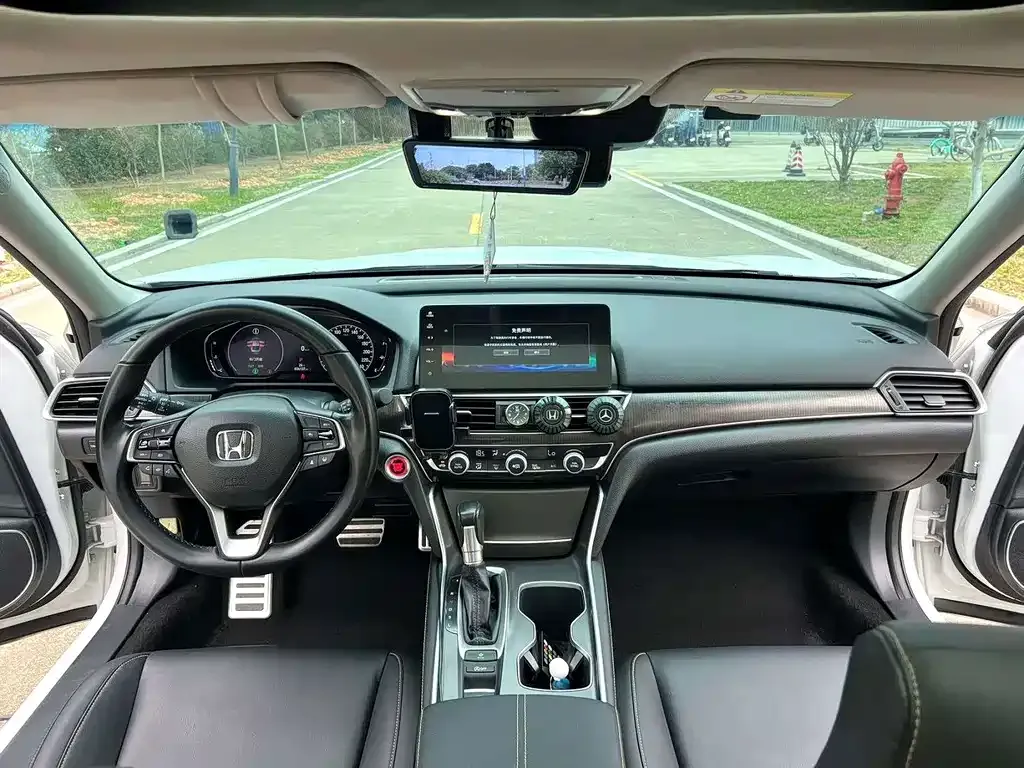 Honda Accord — фото 5