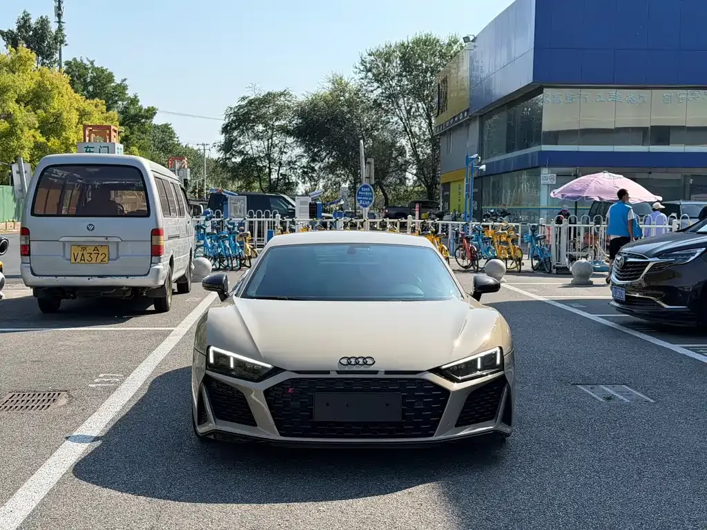 Audi R8 — фото 6