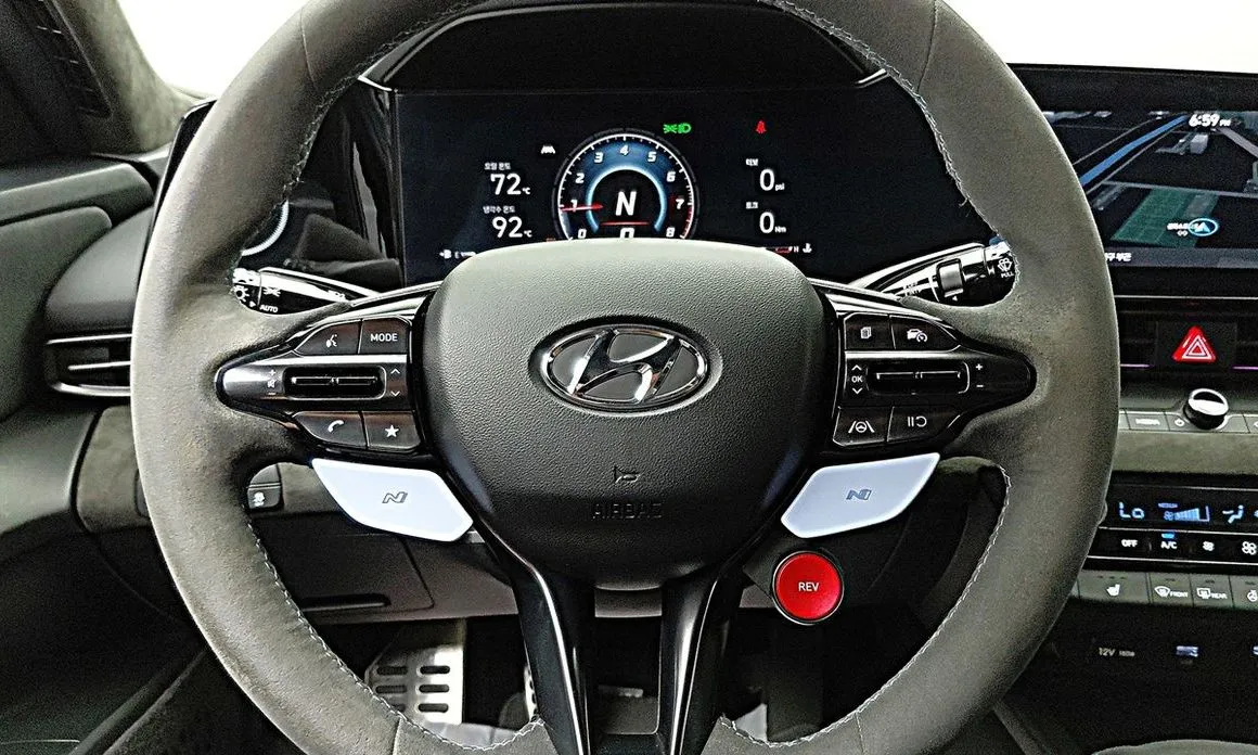 Hyundai AVANTE — фото 10