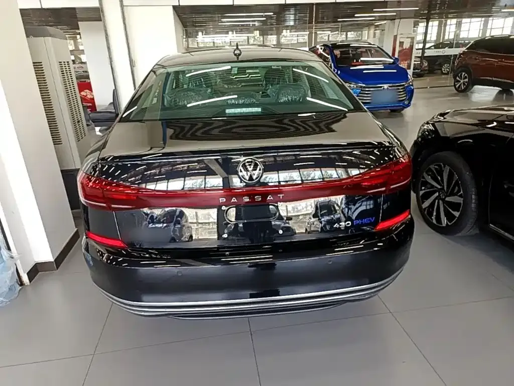Volkswagen Passat PHEV — фото 10