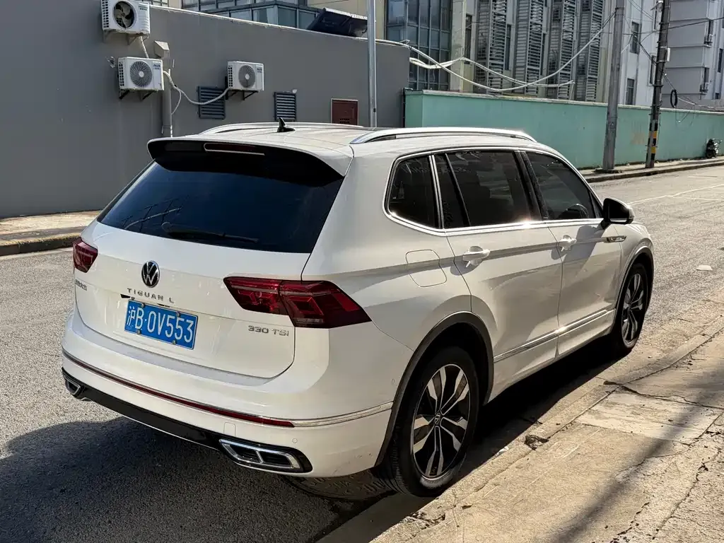 Volkswagen Tiguan L — фото 9
