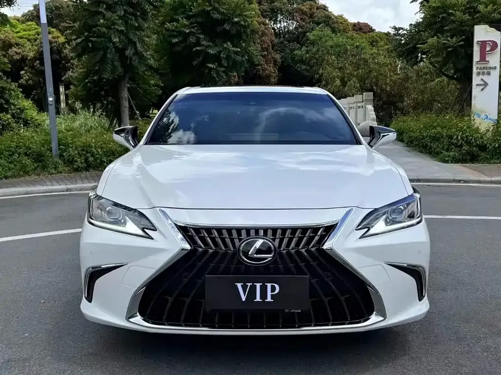 Lexus ES — фото 4