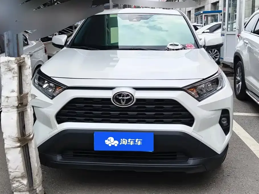 Toyota RAV4 — фото 5