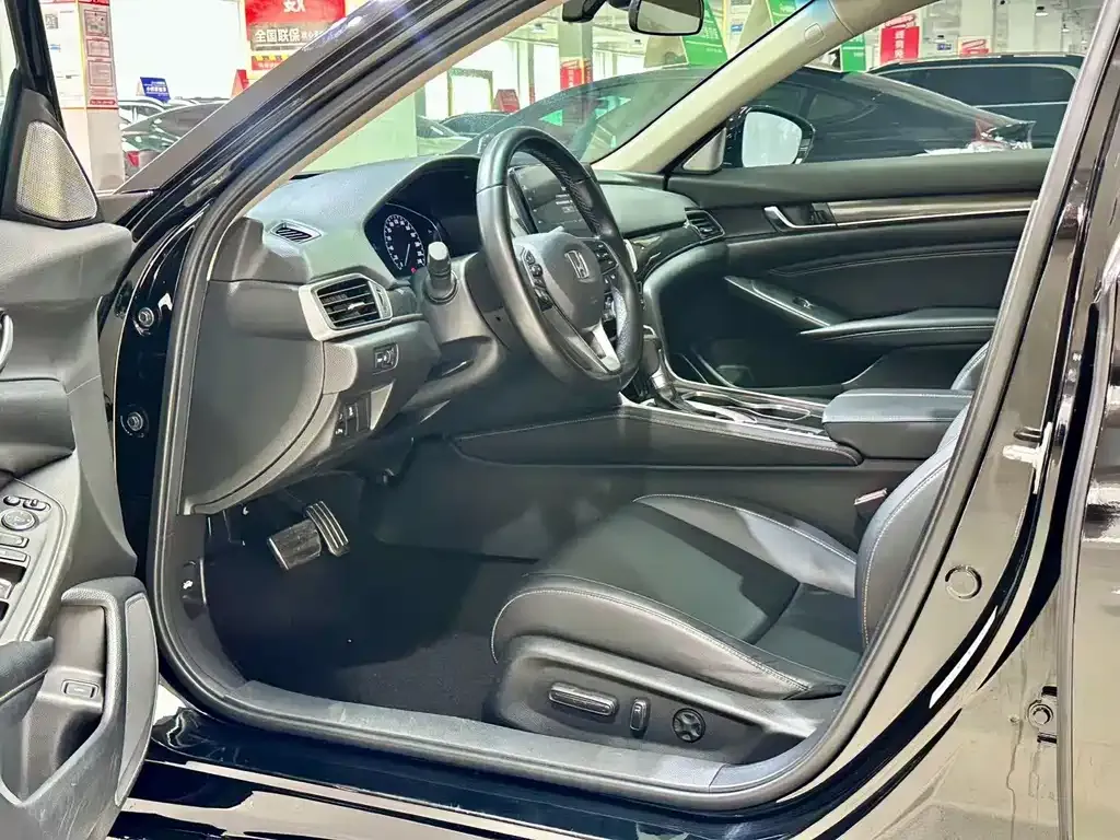 Honda Accord — фото 5