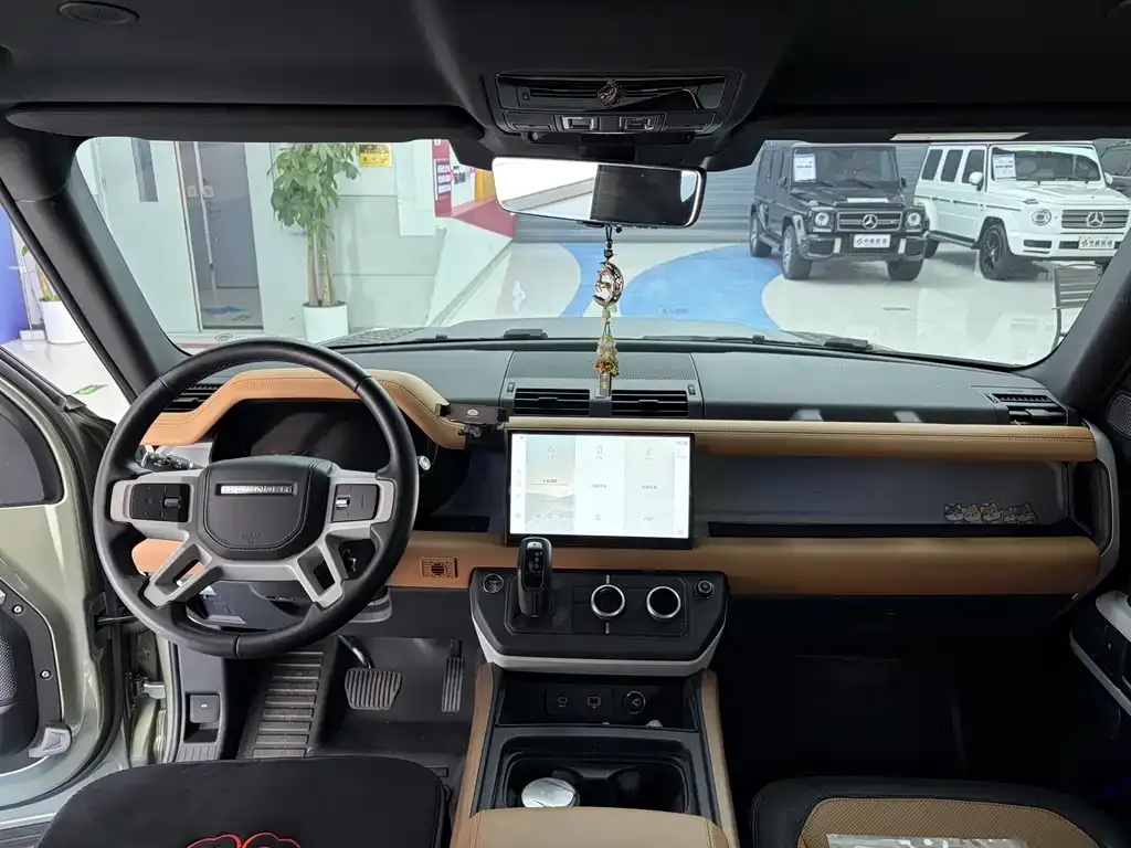 Land Rover Defender — фото 10